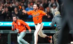 Brett Wisely Hits 2-run Homer in 9th to Send Giants Past Dodgers 5–3