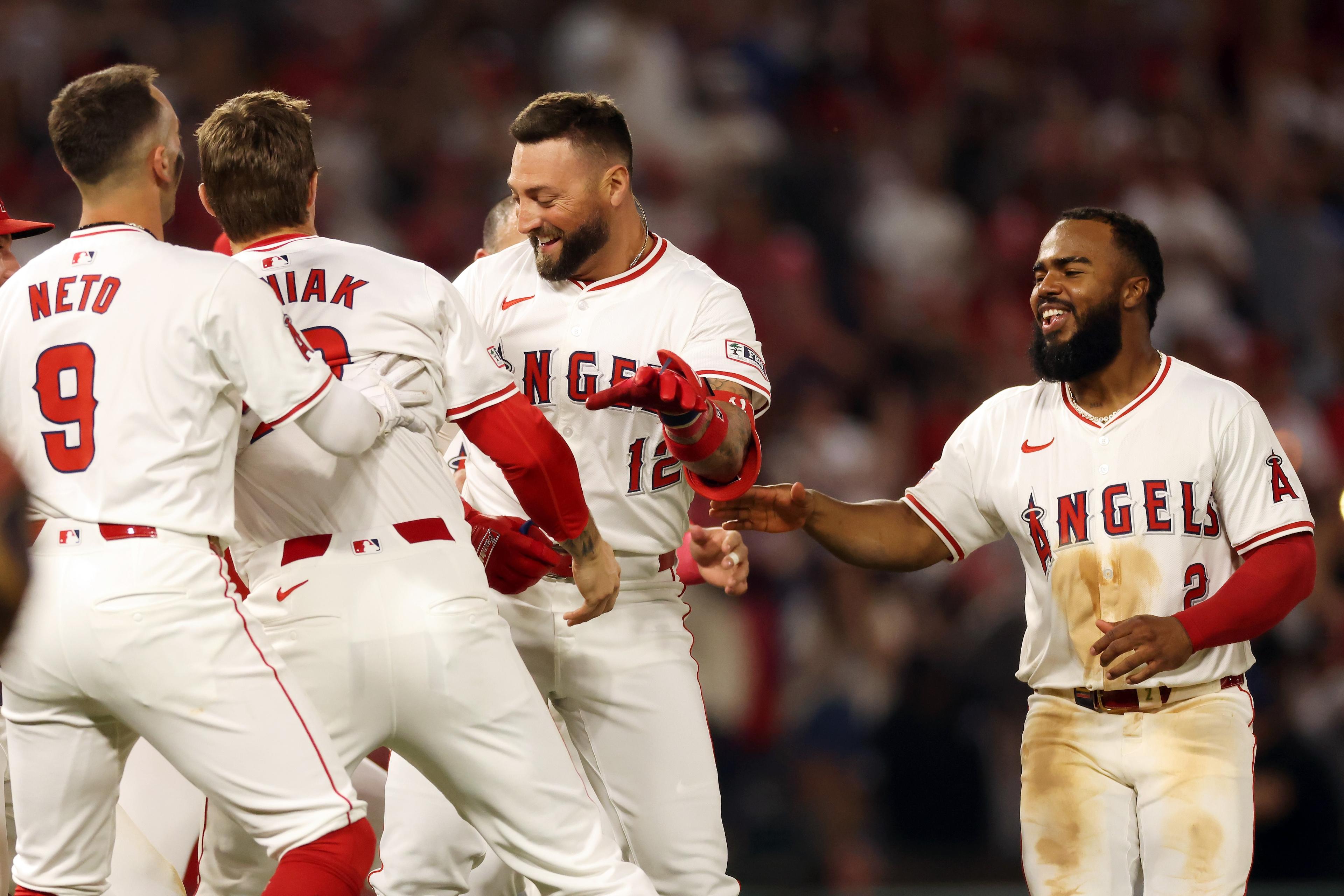 Kevin Pillar’s First Walk-Off Hit Since 2018 Gives Angels 6–5 Victory Over Tigers in 10 Innings