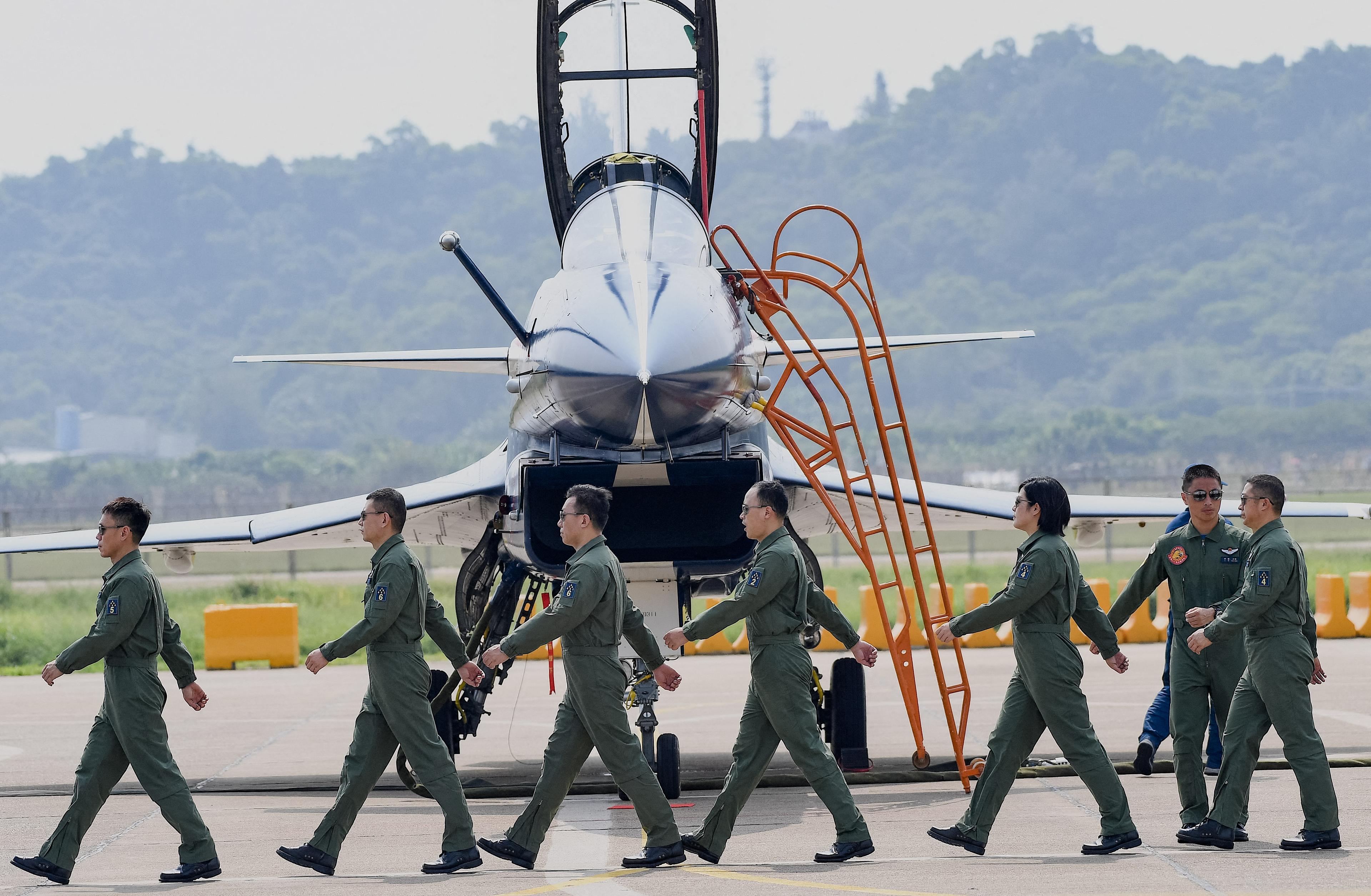 Commerce Department Blacklists 4 Companies for Training Chinese Military Pilots