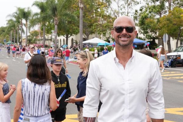 Mayor of Coronado Richard Bailey celebrates Independence Day in Coronado, Calif., on July 4, 2024. (Jane Yang/The Epoch Times)