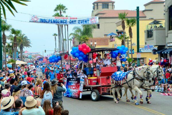 Victory Taekwondo participates in the Independence Day parade in Huntington Beach, Calif., on July 4, 2024. (Alex Lee/The Epoch Times)