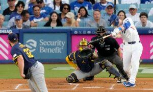 Freeman Singles in the Go-Ahead Runs in 8th and Smith Homers 3 Times as Dodgers Beat Brewers 8–5