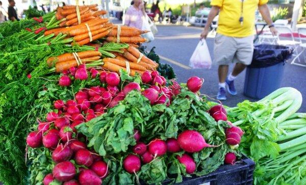 Fresh vegetables are displayed at a Farmer's Market in Monterey Park, Calif., on Sept. 29, 2017. (Frederic J. Brown/AFP via Getty Images)