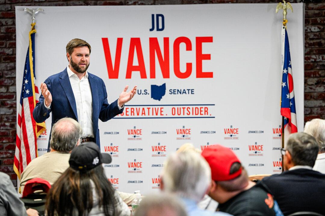 Republican U.S. Senate candidate J.D. Vance speaks with supporters in his hometown at the Butler County GOP headquarters in Middletown, Ohio, on Oct. 19, 2022. (Gaelen Morse/Getty Images)