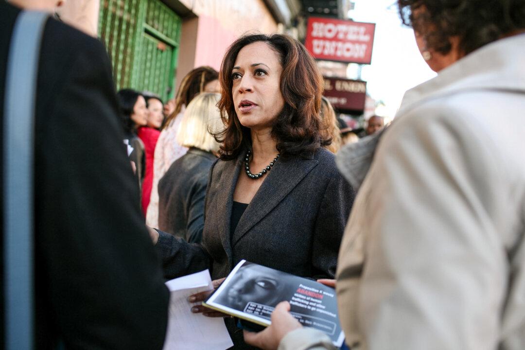 San Francisco District Attorney Kamala Harris speaks at a press conference in San Francisco on Oct. 29, 2008. (Justin Sullivan/Getty Images)