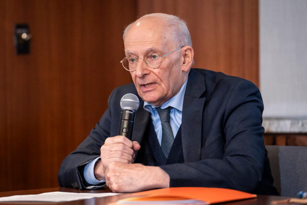 David Matas, an award-winning Canadian human rights lawyer and a member of the Order of Canada and board of directors of the Toronto-based International Centre for Human Rights and Democratic Development, speaks during a press conference in Washington on Aug. 9, 2024. (Madalina Vasiliu/The Epoch Times)