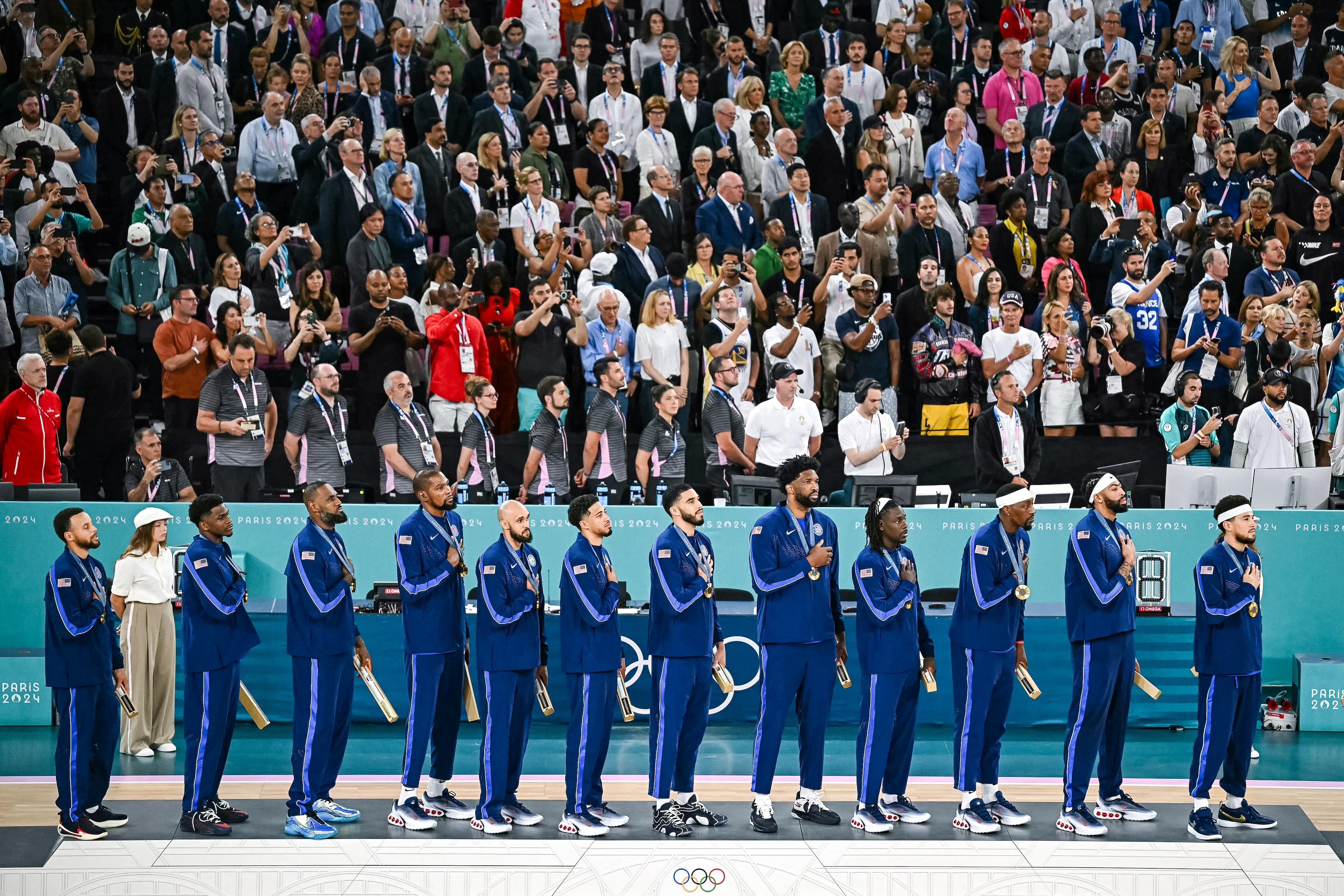 Stephen Curry Leads USA Past Home Team France for Gold Medal