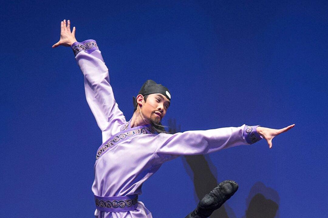 (Top) A scene from “The Tang Emperor and Lady Yang” performance during the 2023 Shen Yun show. (Bottom, Left to Right) Shen Yun dancers Piotr Huang, Marilyn Yang, and Jesse Browde perform dance routines while participating in the NTD International Chinese Classical Dance competition. (Courtesy of Shen Yun Performing Arts, Larry Dye/The Epoch Times)