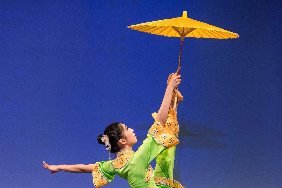 (Top) A scene from “The Tang Emperor and Lady Yang” performance during the 2023 Shen Yun show. (Bottom, Left to Right) Shen Yun dancers Piotr Huang, Marilyn Yang, and Jesse Browde perform dance routines while participating in the NTD International Chinese Classical Dance competition. (Courtesy of Shen Yun Performing Arts, Larry Dye/The Epoch Times)