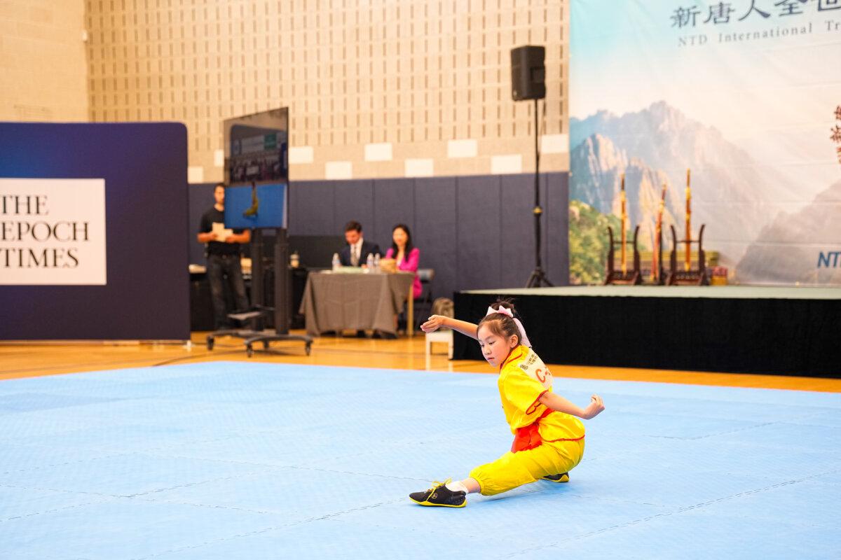 Amy Li participates in the NTD International Traditional Chinese Martial Arts Competition finals in Waldwick, N.J., on Sept. 2, 2024. (Larry Dye/The Epoch Times)