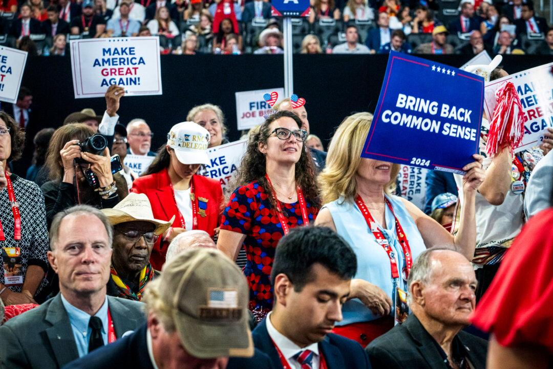 (Left) Democratic delegates attend the Democratic National Convention in Chicago on Aug. 21, 2024. (Right) Delegates listen to former President Donald Trump’s speech during the Republican National Convention in Milwaukee on July 18, 2024. (Madalina Vasiliu/The Epoch Times)