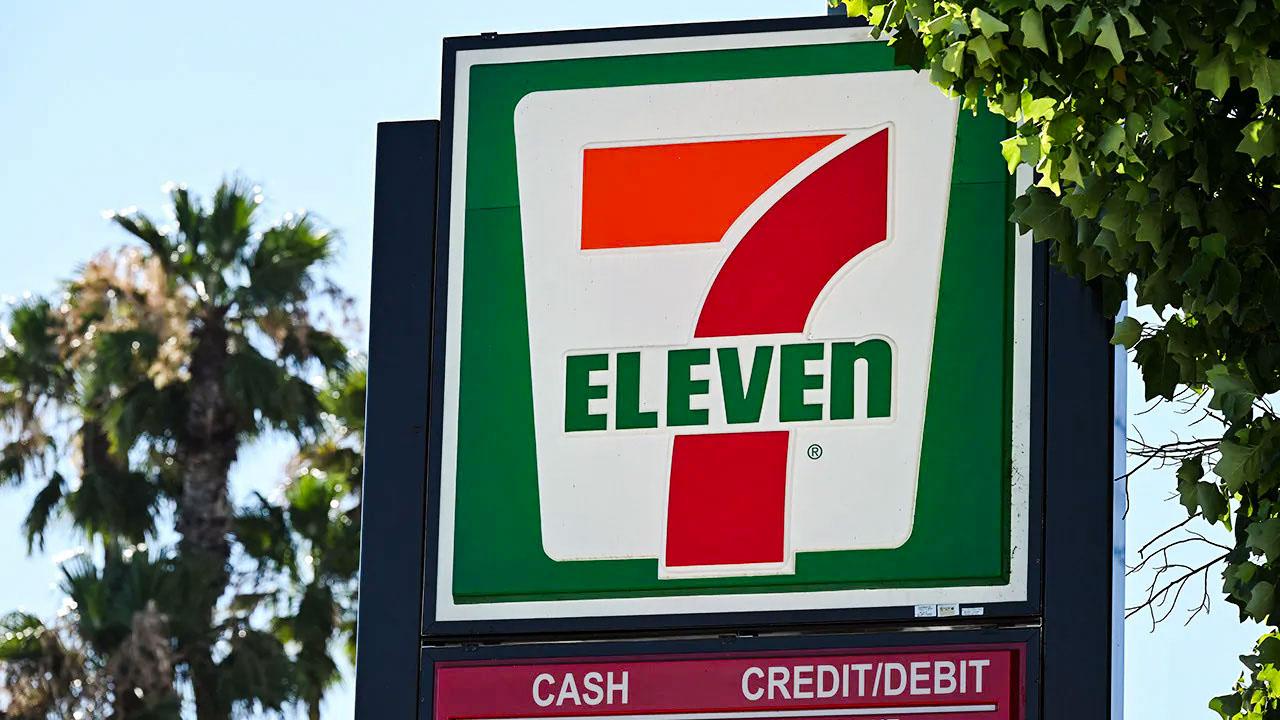 Ten 7-Eleven Stores Ransacked in Los Angeles by Mobs of Bicyclists