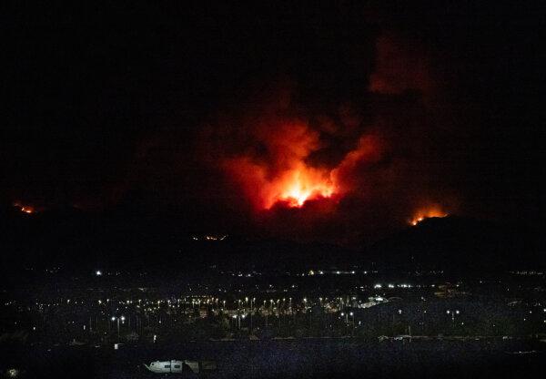 The Airport Fire burns near Trabuco Canyon, Calif., on Sep. 10, 2024. (John Fredricks/The Epoch Times)