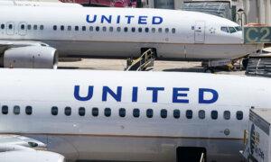 United Airlines to Offer Free Starlink Wi-Fi on All Flights