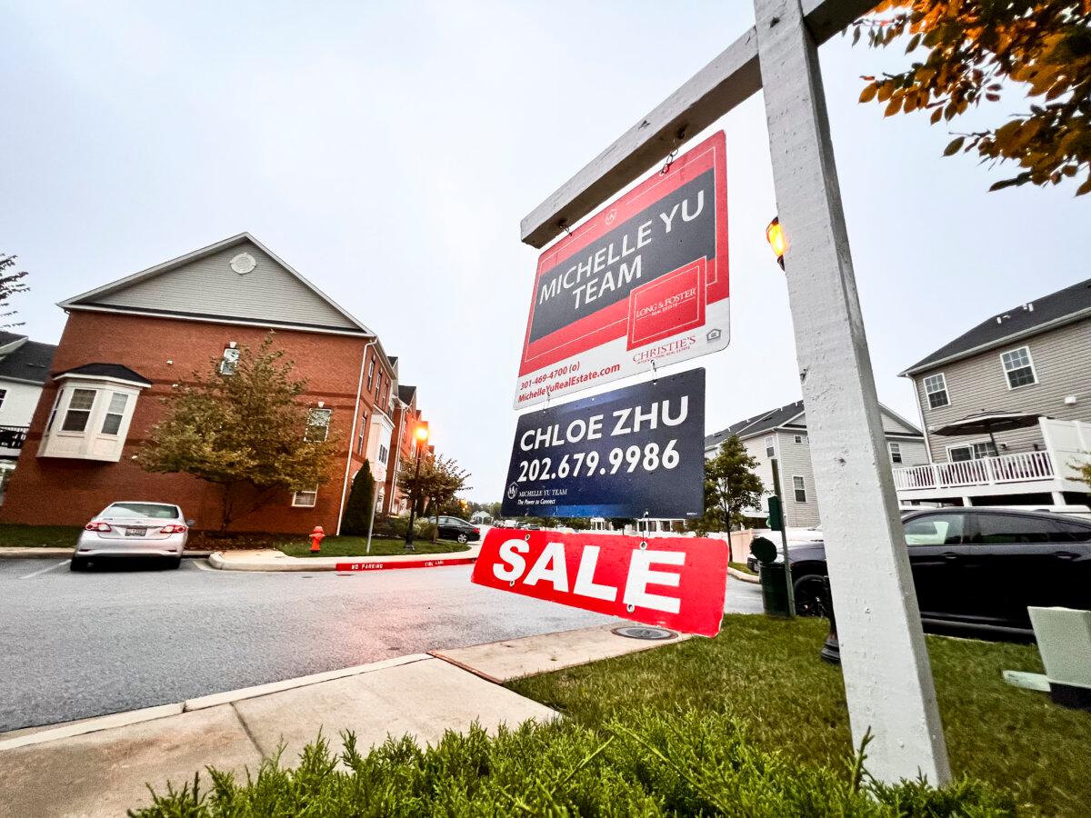 A townhouse for sale in Elkridge, Md., on Sept. 27, 2024. (Madalina Vasiliu/The Epoch Times)