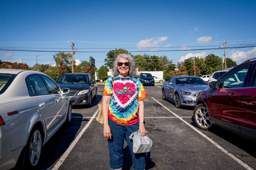 Cheryl Bridges, a Quaker chaplain, poses for a photo in Greensboro, N.C., on Sept. 19, 2024. (Madalina Vasiliu/The Epoch Times)