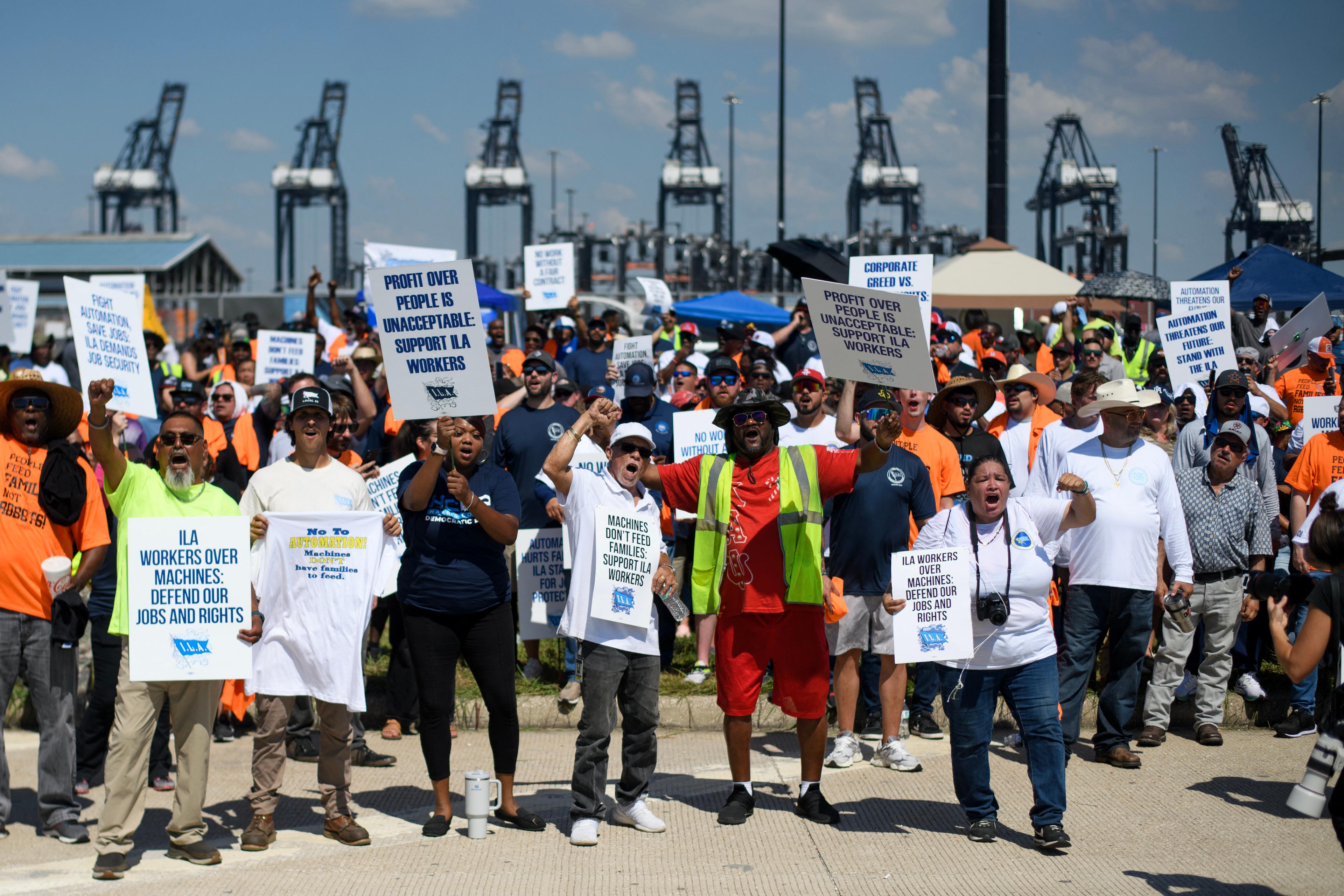 US Port Strike Adds Uncertainty to Fed’s Inflation Fight