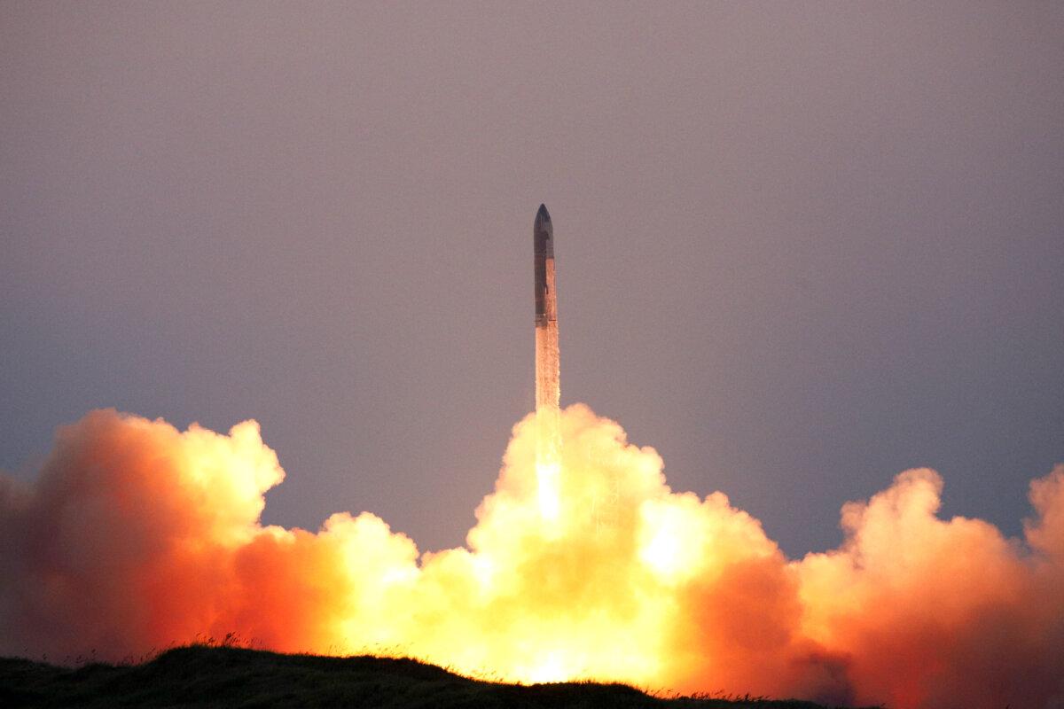 SpaceX's Starship lifts off during its fifth flight test, in Boca Chica, Texas, on Oct. 13, 2024. (Kaylee Greenlee Beal/Reuters)