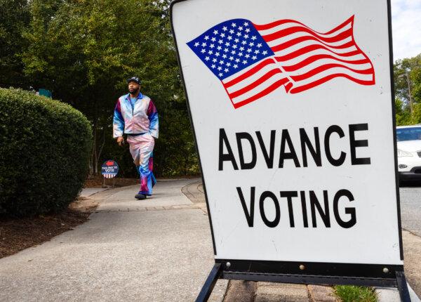 Voters take to the polls in Smyrna, Ga., on Oct. 15, 2024. (John Fredricks/The Epoch Times)