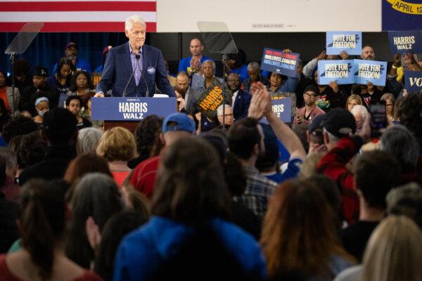 Former President Bill Clinton speaks in Durham, N.C., on Oct. 17, 2024. (John Fredricks/The Epoch Times)