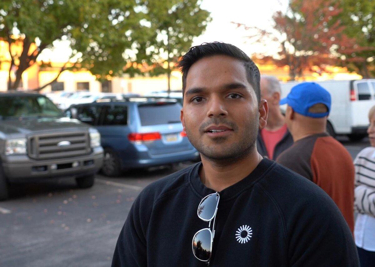 Purav Barot, a 29-year-old working in tech sales, at Elon Musk's town hall in Oaks, Pa., on Oct. 18, 2024. (NTD)