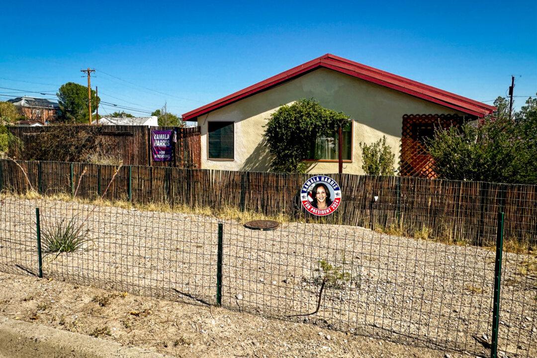 The home of Harris supporter Louanne Johnson in the town of Truth or Consequences, N.M., on Oct. 5, 2024. (Darlene McCormick Sanchez/The Epoch Times)