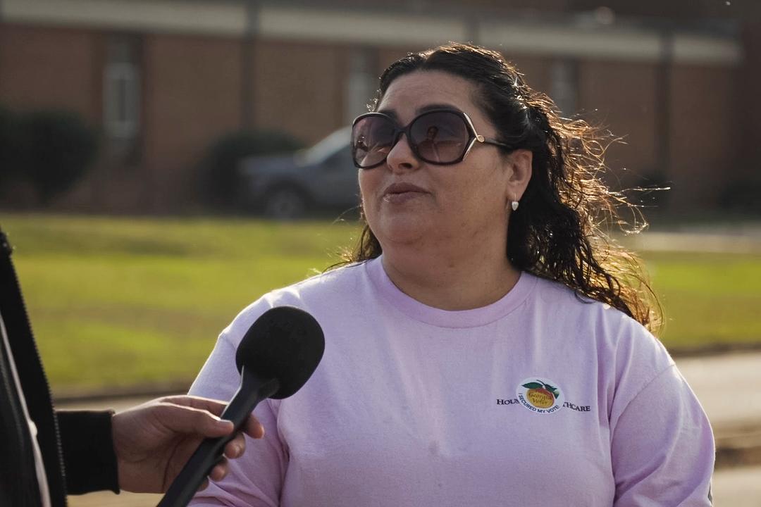 Maria Orozco, a nurse, speaks outside the early voting center at Peach County Government Center in Fort Valley, Ga., on Oct. 28, 2024. (The Epoch Times)