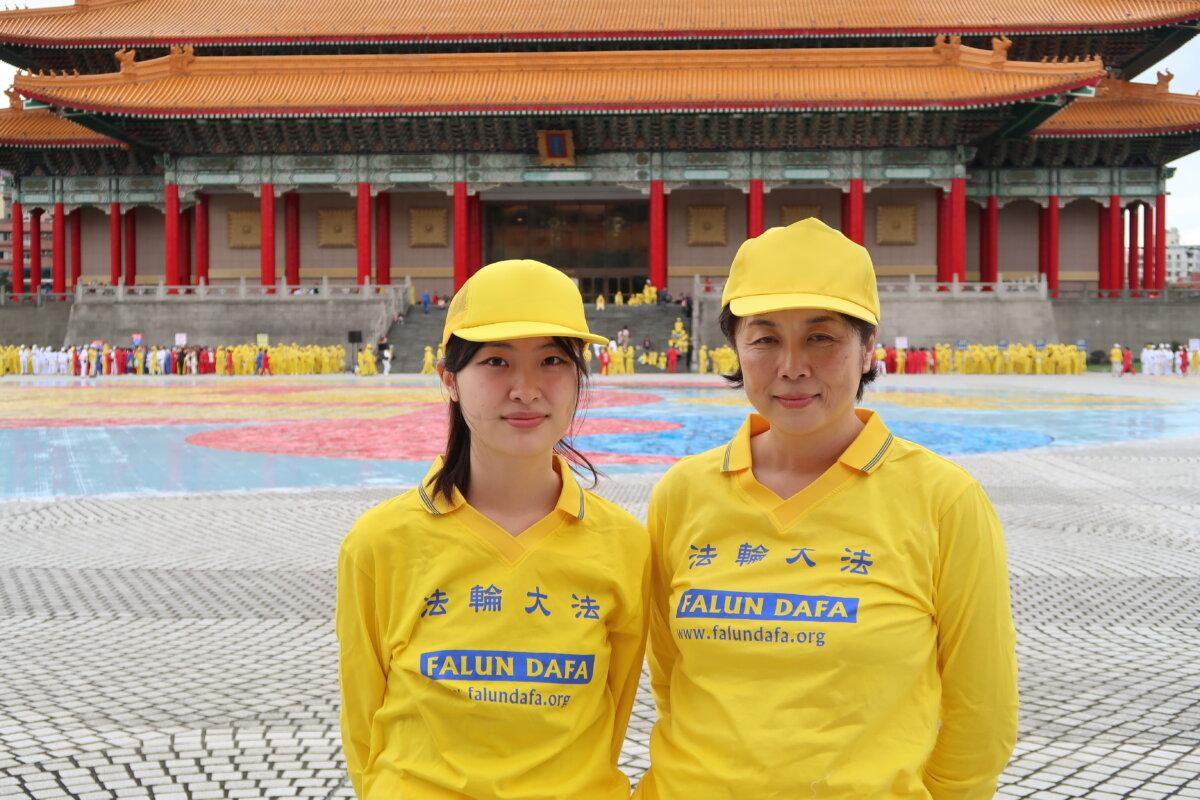 Harumi Masuda (R), a company secretary, and Haruki Taku, a college student, at Liberty Square in Taipei, Taiwan, on Nov. 17, 2024. (Frank Fang/The Epoch Times)