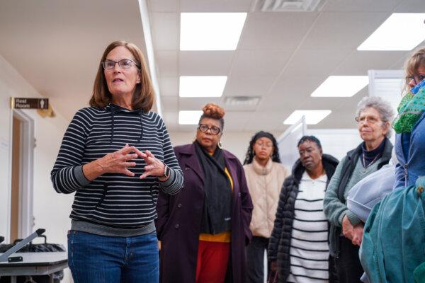 Michele Duggan speaks at Middletown Warming Station in Middletown, N.Y., on Nov. 24, 2024. (Cara Ding/The Epoch Times)