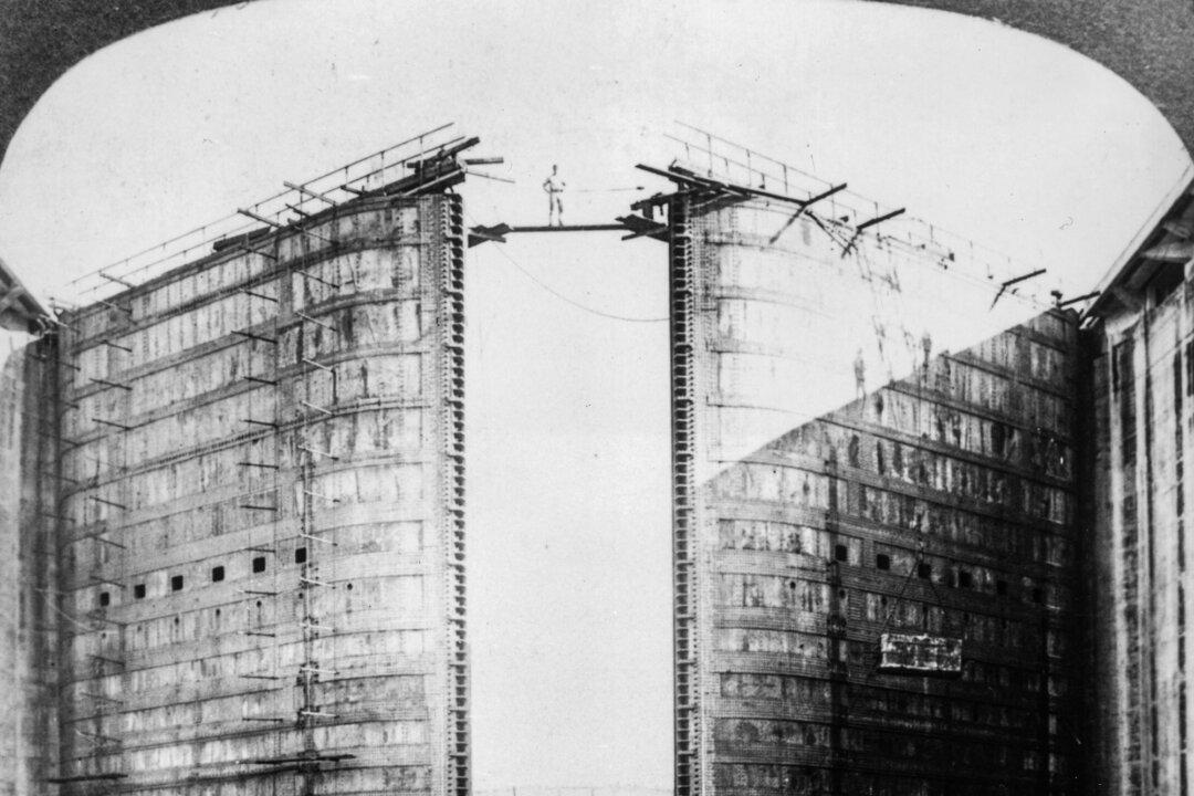 Workers at the base of the foot gate of Gatun Locks during construction of the Panama Canal in Gatun, Panama, circa 1910. (Hulton Archive/Getty Images)