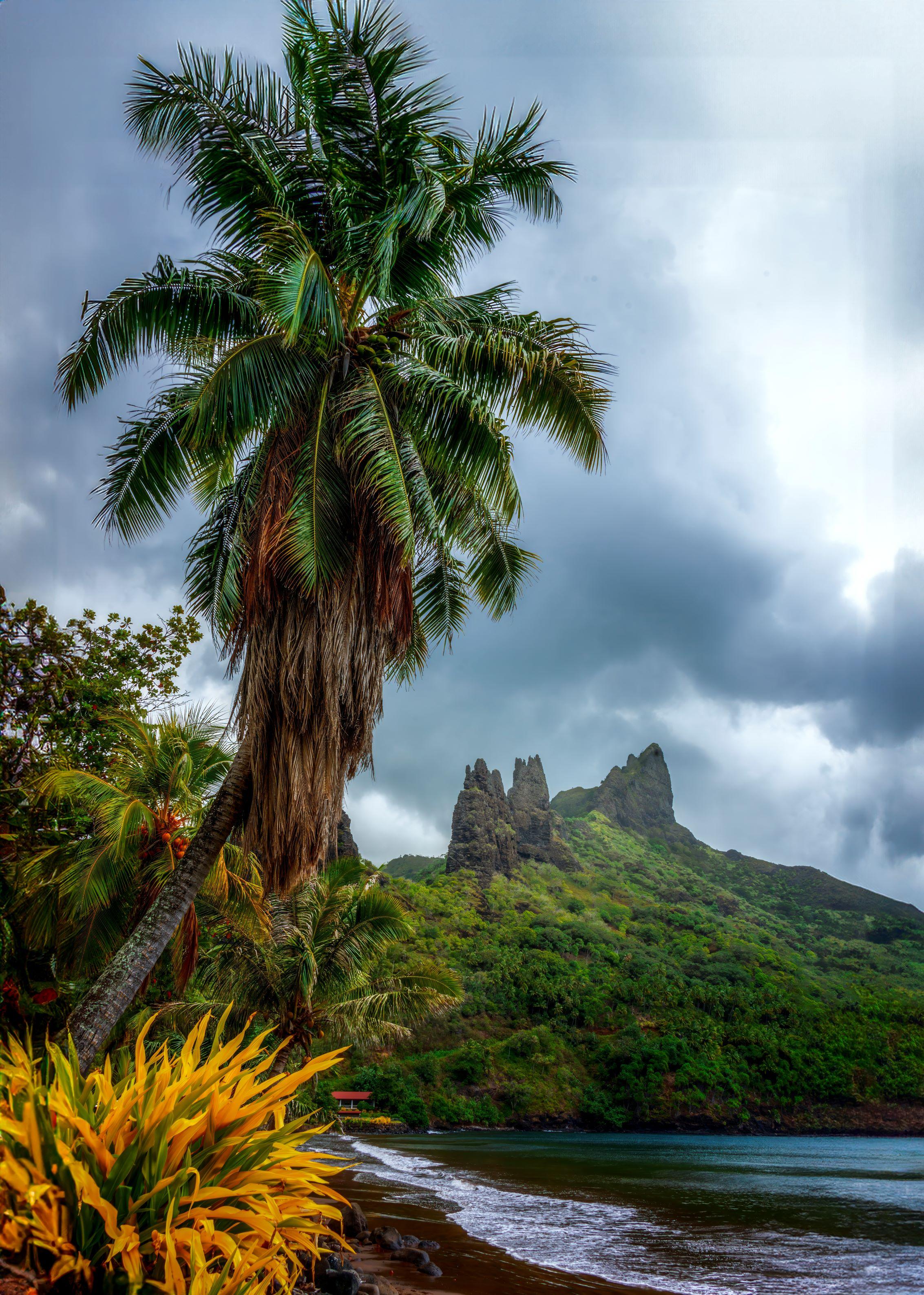 Hatiheu Bay on Nuku Hiva portrays a tropical paradise. (Maria Coulson)