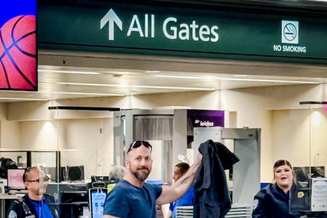 Pete Schwartz, 51, waves as he heads from the airport in Sacramento, Calif., to his parents’ home in Owensboro, Ky., on Jan. 23, 2025. (Courtesy of Shelley Freeman)