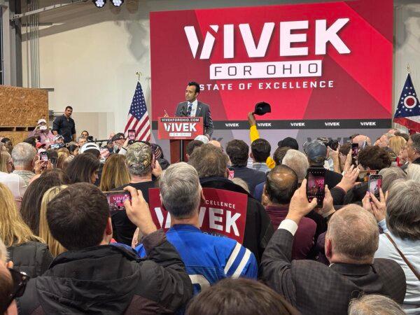 Former Republican presidential candidate Vivek Ramaswamy announces his bid for Ohio governor in Cincinnati on Feb. 24, 2025. (Jeff Louderback/The Epoch Times)