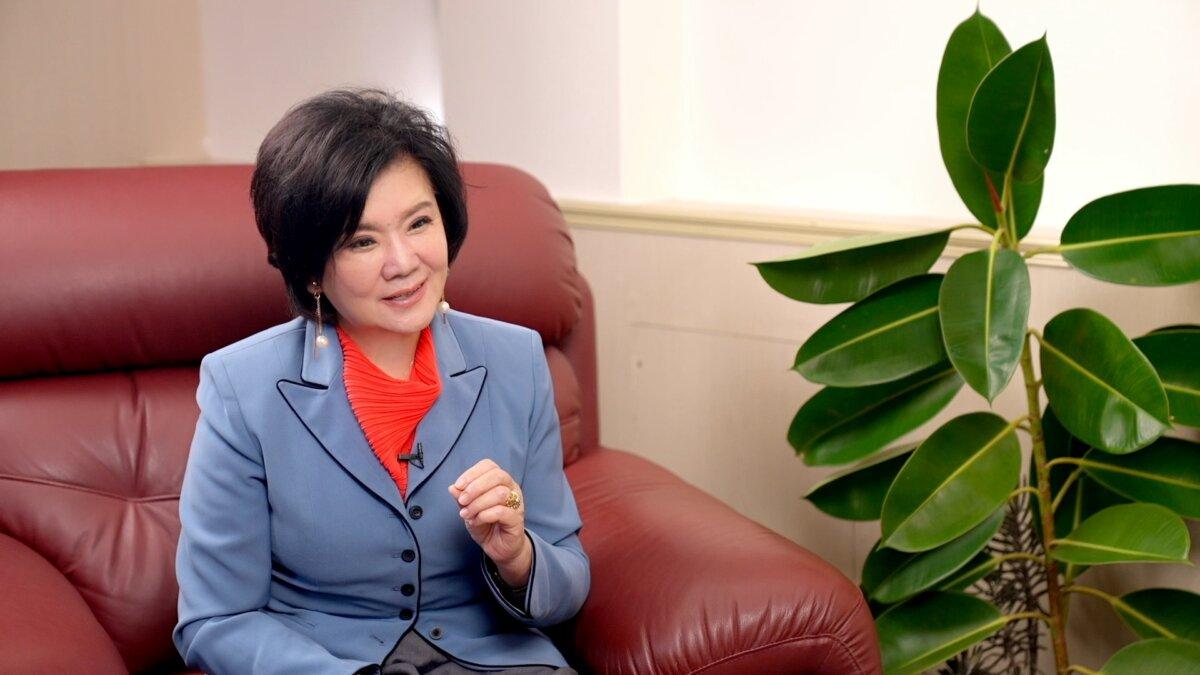 Yu Xin, the host of the show "The Stories of Life." (NTD)