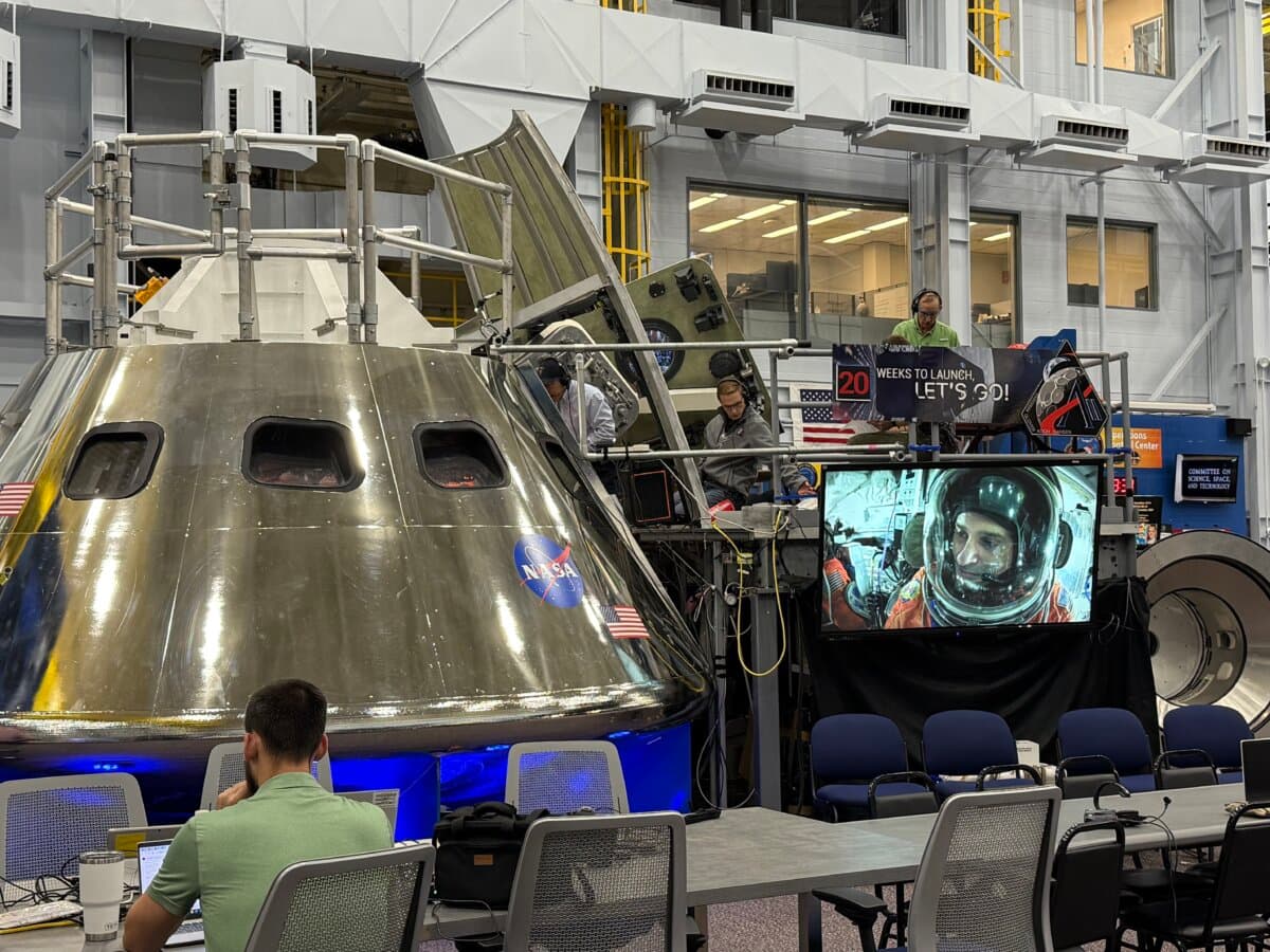 Engineers and Artemis II backup crew members conduct a simulation inside a mock-up of the Orion crew capsule at Johnson Space Center in Houston, Texas, on Sept. 23, 2025. (T.J. Muscaro/The Epoch Times).