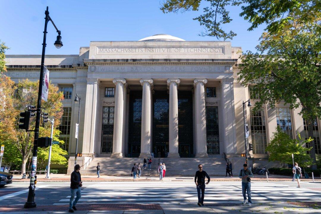 The Massachusetts Institute of Technology  campus in Cambridge, Mass., on Oct.18, 2025. (Learner Liu/The Epoch Times)