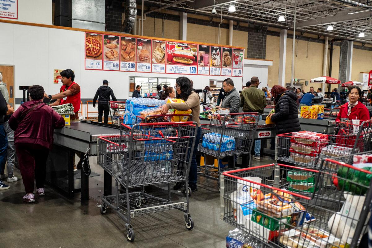 People shop at a Costco in Elkridge, Md., on Oct. 24, 2025. (Madalina Kilroy/The Epoch Times)