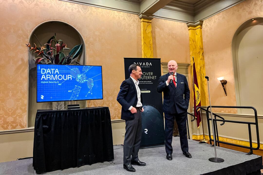 Declan Ganley (R) speaks at the Satellite Show in Washington in March 2025. (Courtesy of Rivada Networks)