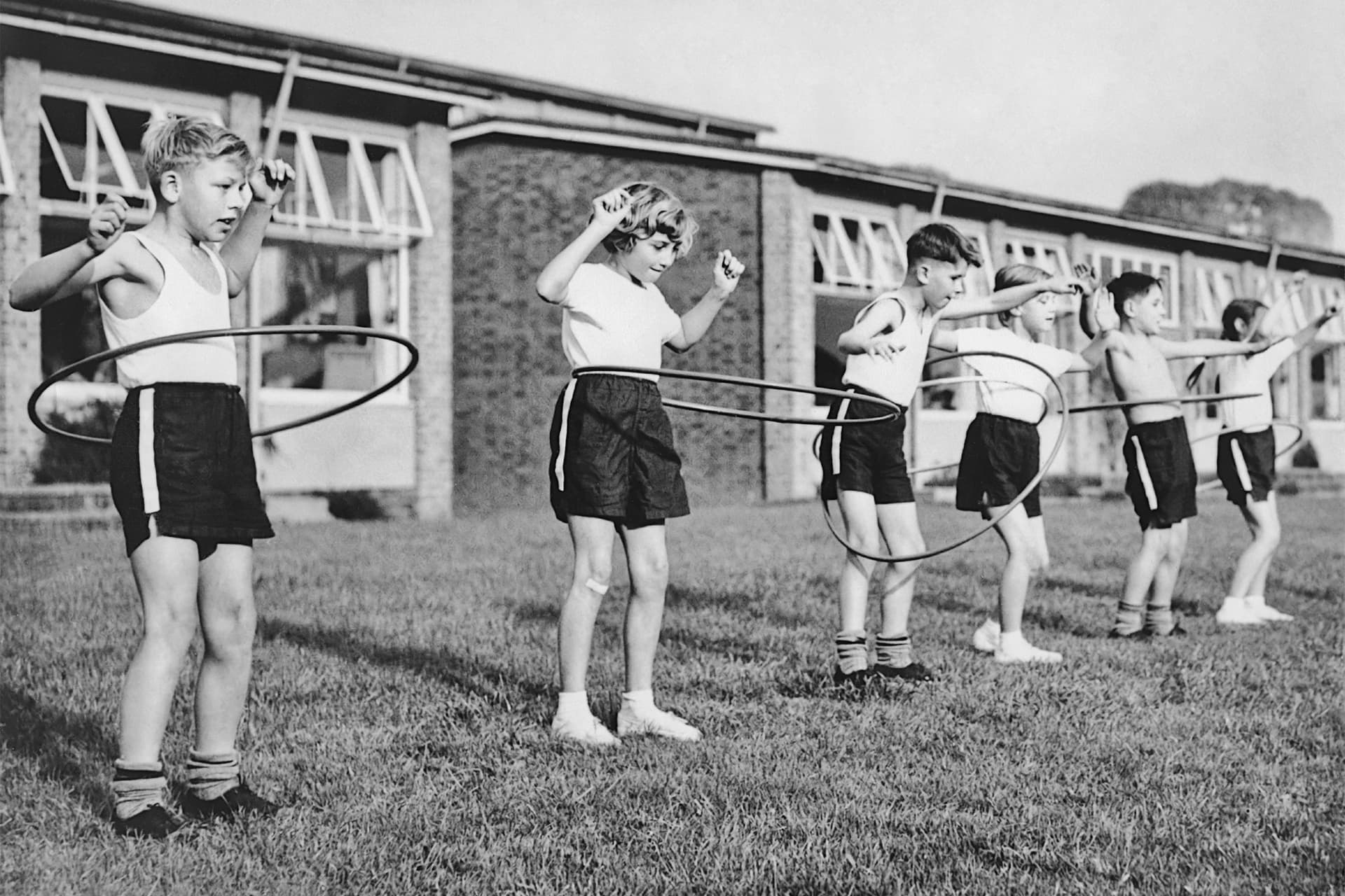 Children once had far more unstructured play—here they practice hula hooping in the 1960s. (Archive Photos/Getty Images)