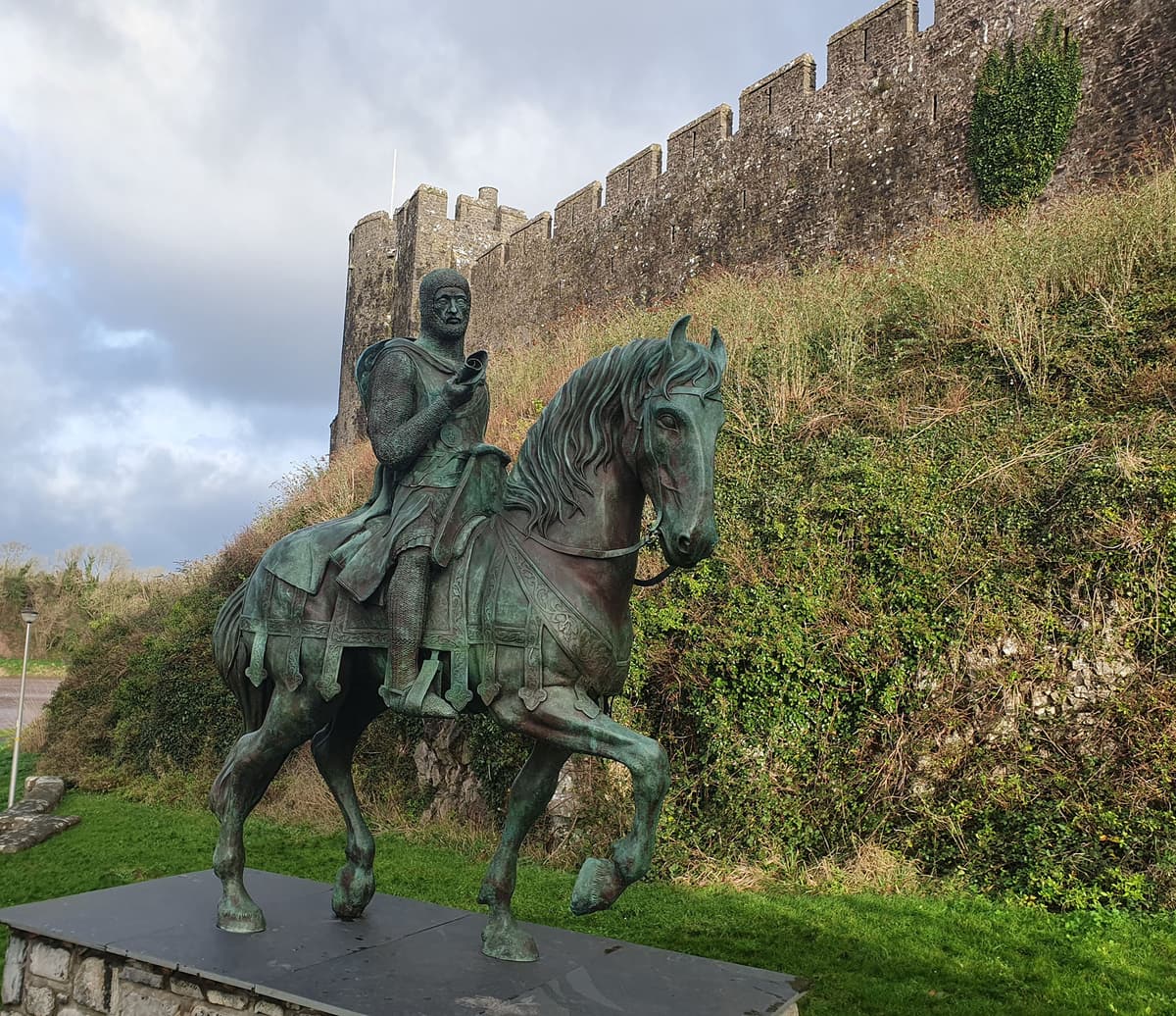 A statue of William Marshal in front of Pembroke Castle in Pembroke, Wales. (Poupipouw/CC0 1.0)