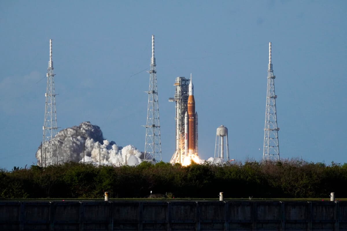 The NASA Artemis II Space Launch System rocket and Orion spacecraft blasts off at the Kennedy Space Center in Cape Canaveral, Fla., on April 1, 2026. (T.J. Muscaro/The Epoch Times)