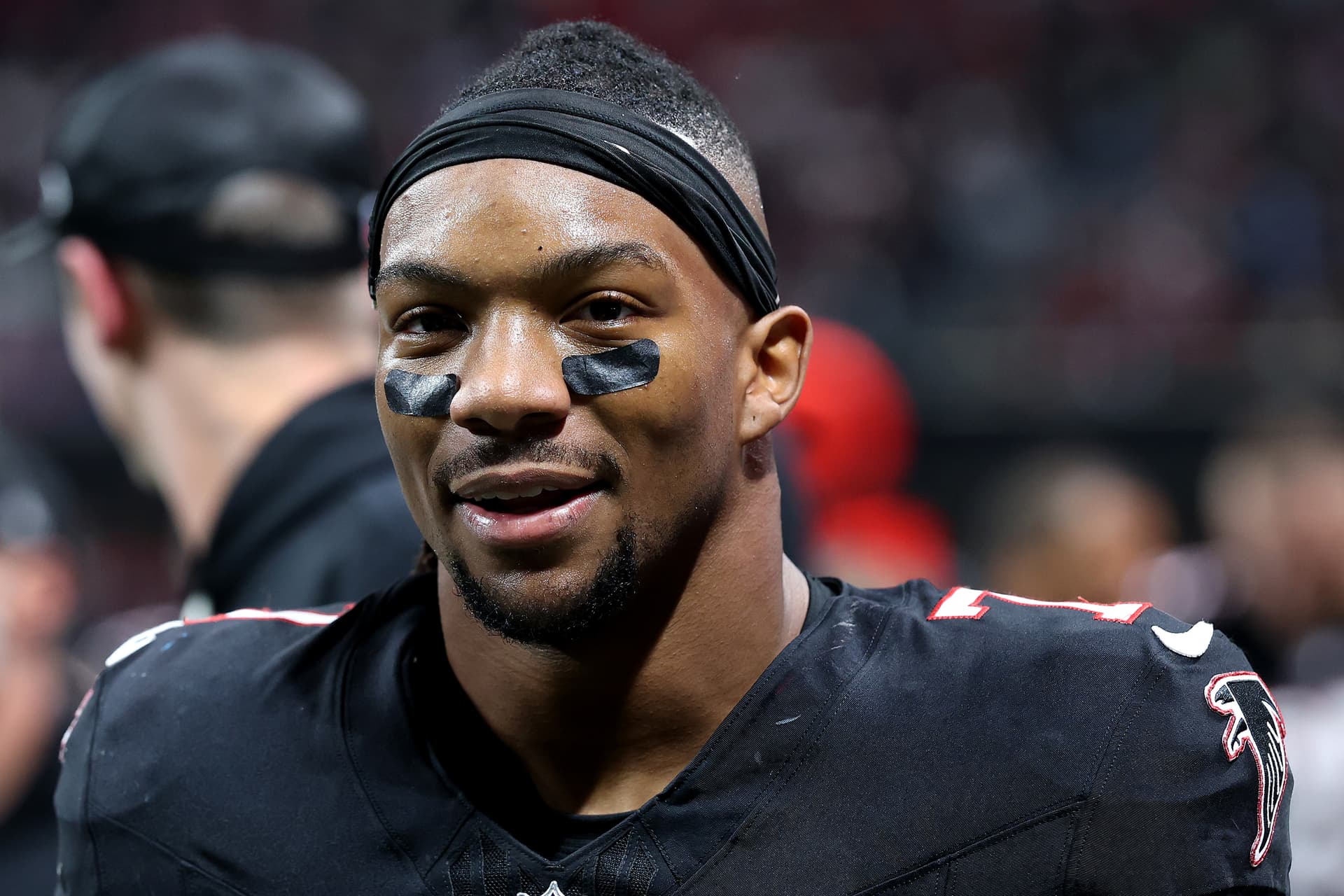 Bijan Robinson #7 of the Atlanta Falcons looks on against the Los Angeles Rams during halftime at Mercedes-Benz Stadium on December 29, 2025 in Atlanta, Georgia. (Kevin C. Cox/Getty Images)