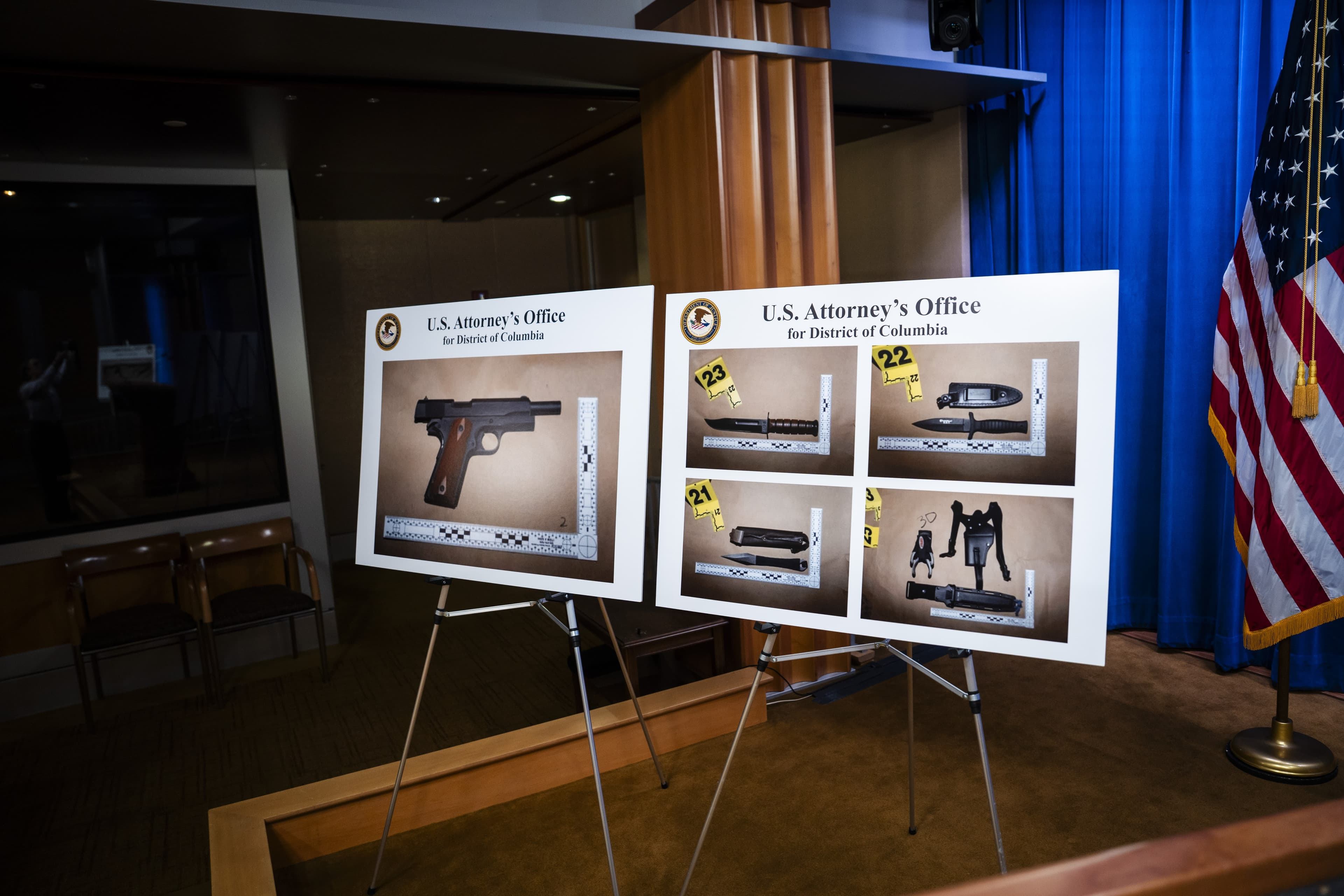 A lack of screening the day prior allowed the suspect to allegedly bring two guns and multiple knives into the hotel. (Madalina Kilroy/The Epoch Times)