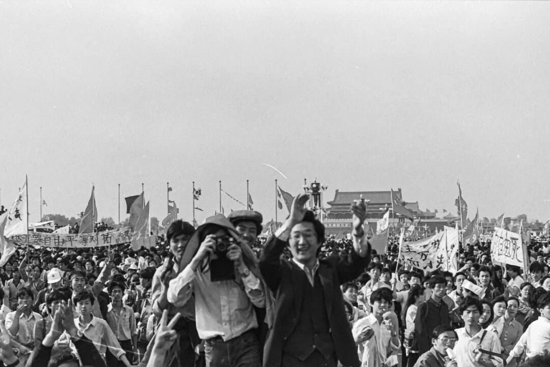 (Left) Pro-democracy protesters during a demonstration in Tiananmen Square in Beijing in 1989. (Right) Bullet holes left after Chinese authorities opened fire to suppress the pro-democracy movement in Beijing in 1989. (Provided to The Epoch Times)