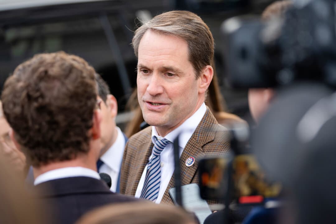 (Left) Sen. Mark Warner (D-Va.), vice chairman of the Senate Intelligence Committee, walks through the U.S. Capitol on May 19, 2026. Warner said on June 11 that Anthropic's Mythos AI model broke into classified computer systems in minutes. (Right) Rep. Jim Himes (D-Conn.) speaks to reporters at the U.S. Capitol on March 5, 2026. Himes and other lawmakers are raising the alarm about frontier AI models such as Anthropic's Mythos 5. (Kevin Dietsch/Getty Images, Allison Robbert/AP)