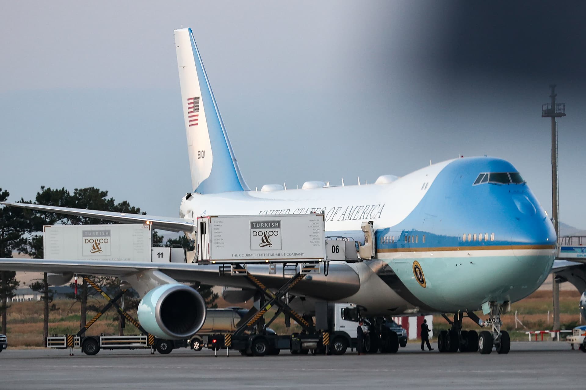 Air Force One sits on the tarmac with an airport catering container adjacent to the body of the aircraft in Ankara, Turkey, on July 8, 2026. (Win McNamee/Getty Images)