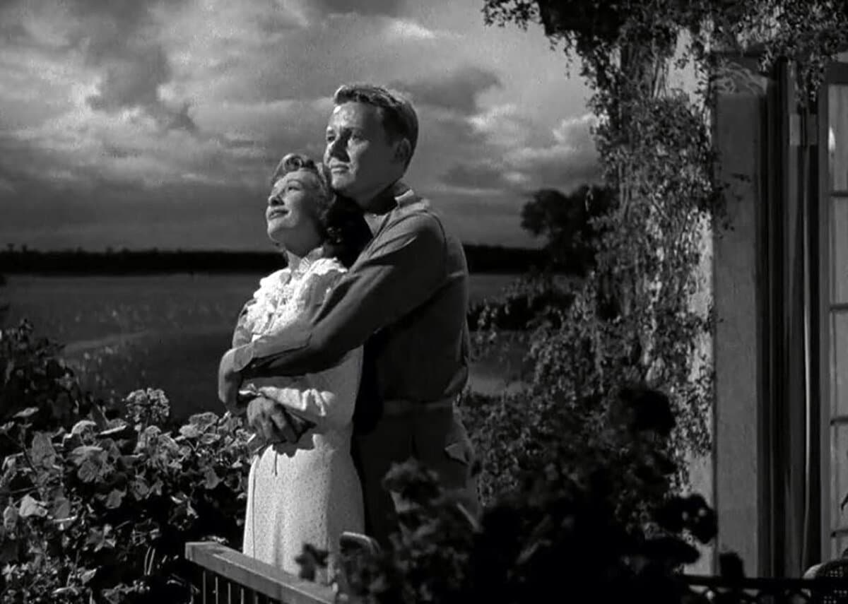 Ellen (Phyllis Thaxter) and Ted Lawson (Van Johnson), in “Thirty Seconds Over Tokyo.” (MGM)