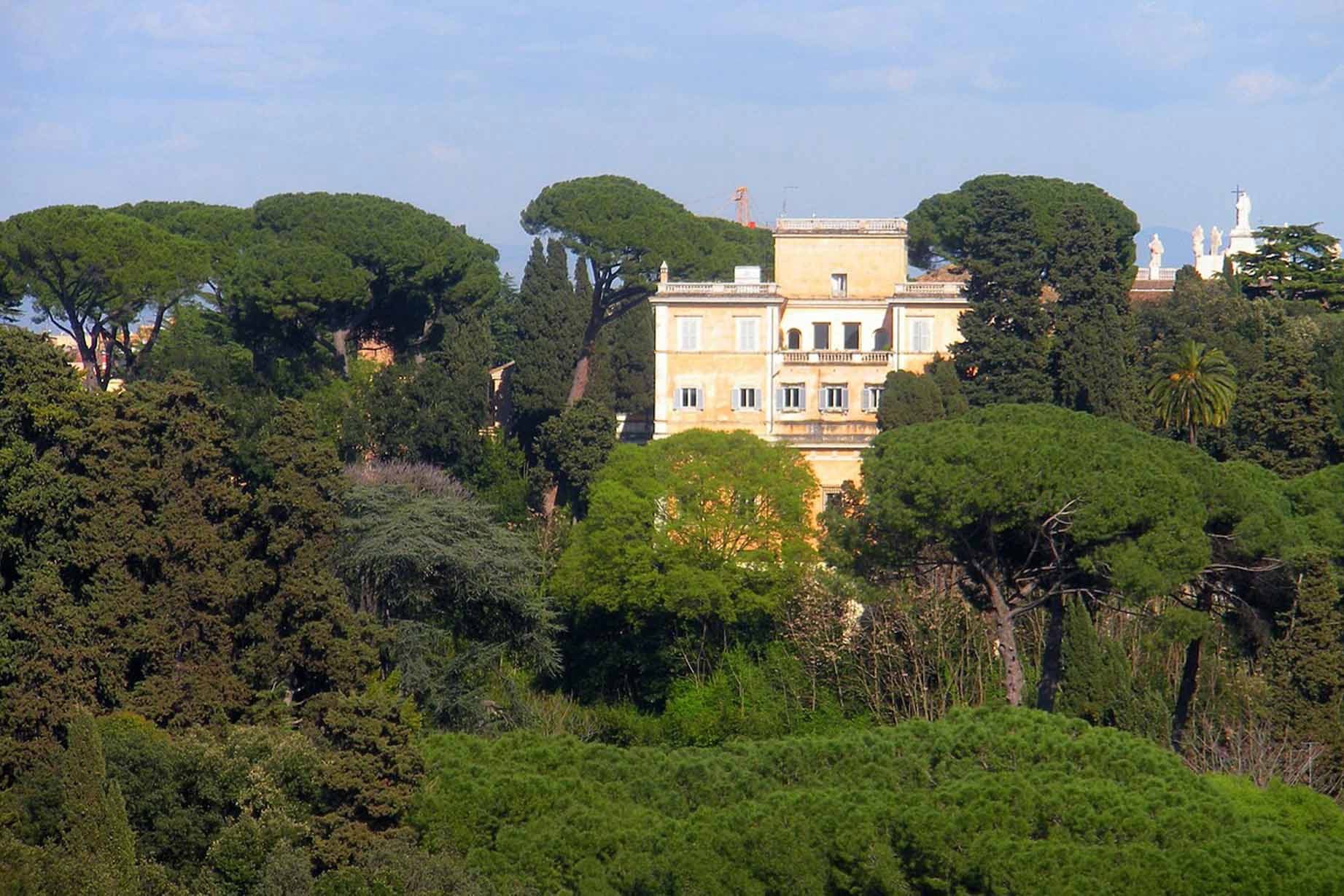 Today, the Villa Celimontana is a public park in Rome where visitors can take shade in a botanical garden while enjoying classical sculptures and other artifacts from the ancient world. (Public domain)