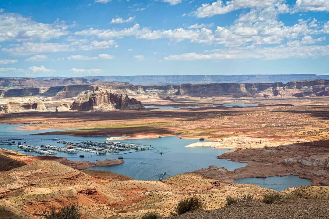 The Wahweap Marina floats on Lake Powell at the Glen Canyon National Recreation Area near Page, Ariz., on July 31, 2026. (Luyi Liu/The Epoch Times)