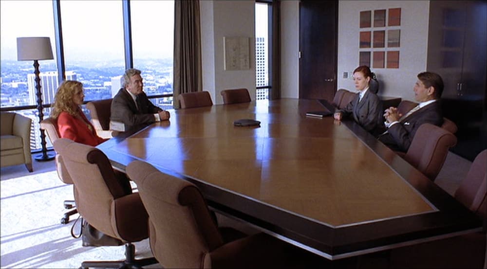 (L–R) Erin Brockovich (Julia Roberts), Ed Masry (Albert Finney), Theresa Dallavale (Veanne Cox), and Kurt Potter (Peter Coyote), in “Erin Brockovich.” (Universal Pictures)
